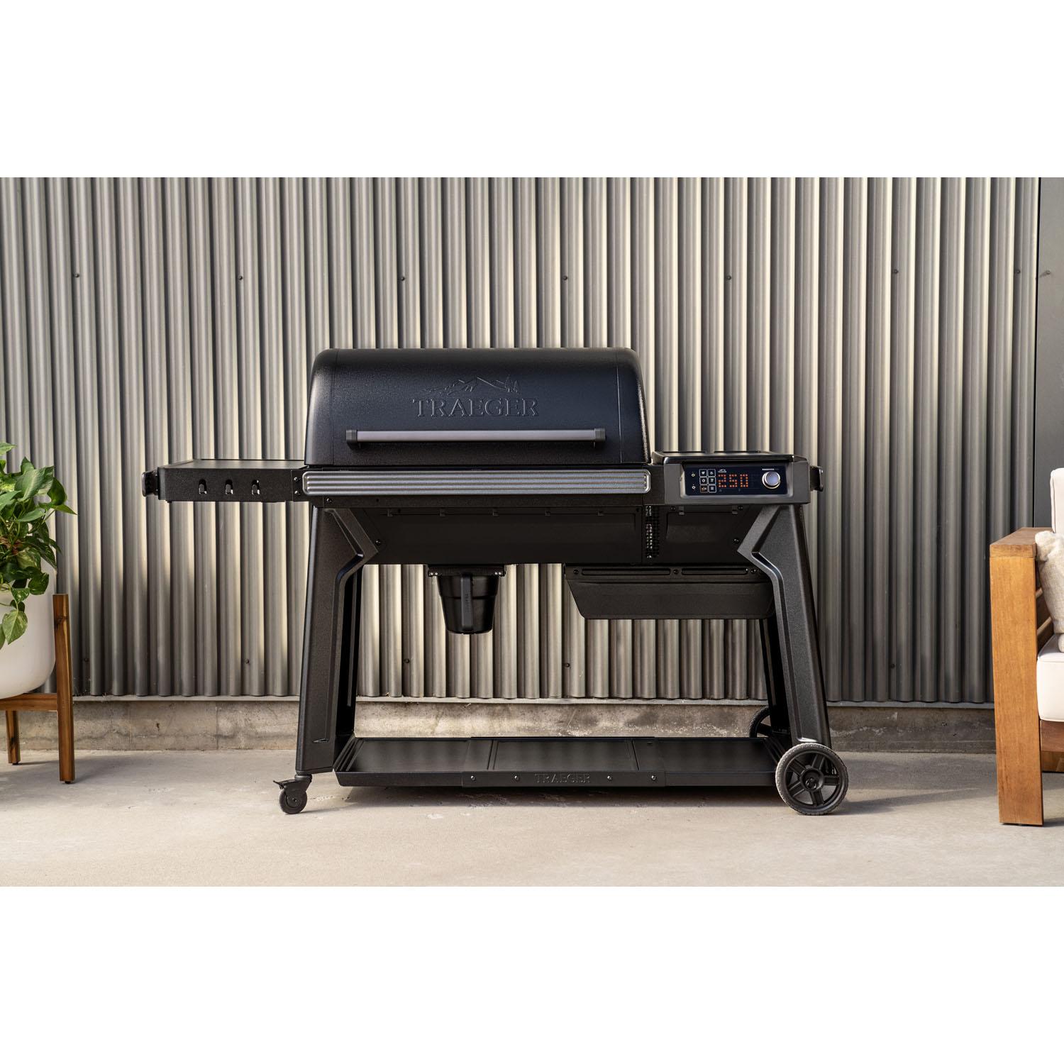 Woodridge Pro Pellet Grill
